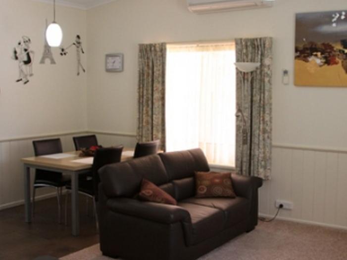 The Birch House - Silver Birches Accommodation Bright Bagian luar foto