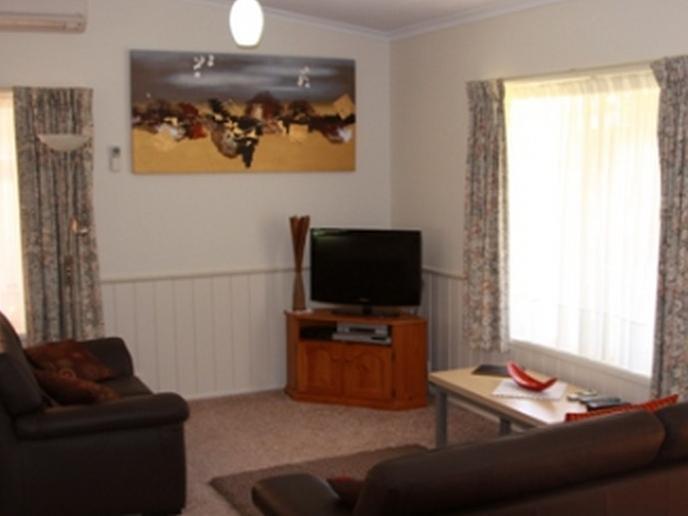 The Birch House - Silver Birches Accommodation Bright Bagian luar foto