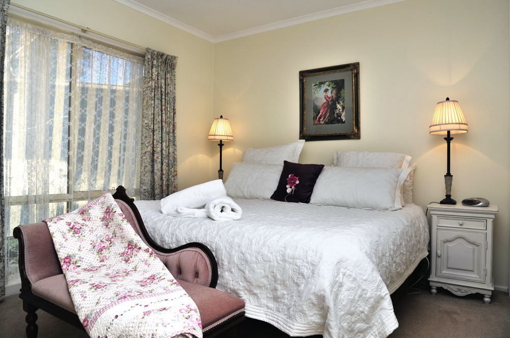 The Birch House - Silver Birches Accommodation Bright Bagian luar foto