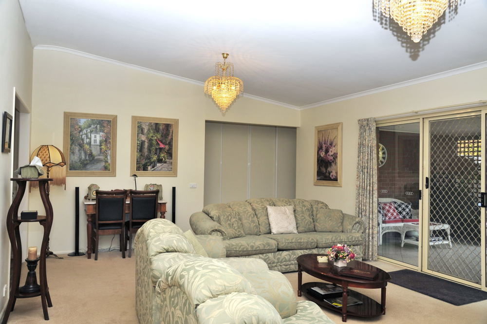 The Birch House - Silver Birches Accommodation Bright Bagian luar foto