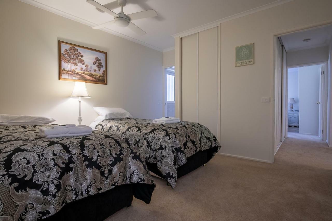 The Birch House - Silver Birches Accommodation Bright Bagian luar foto