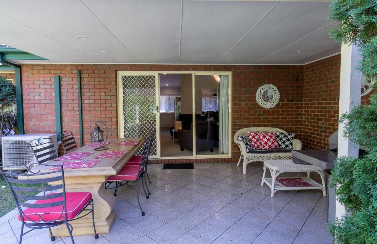 The Birch House - Silver Birches Accommodation Bright Bagian luar foto