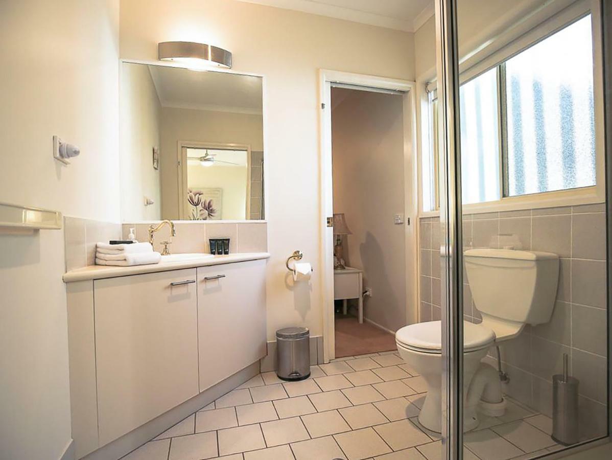 The Birch House - Silver Birches Accommodation Bright Bagian luar foto